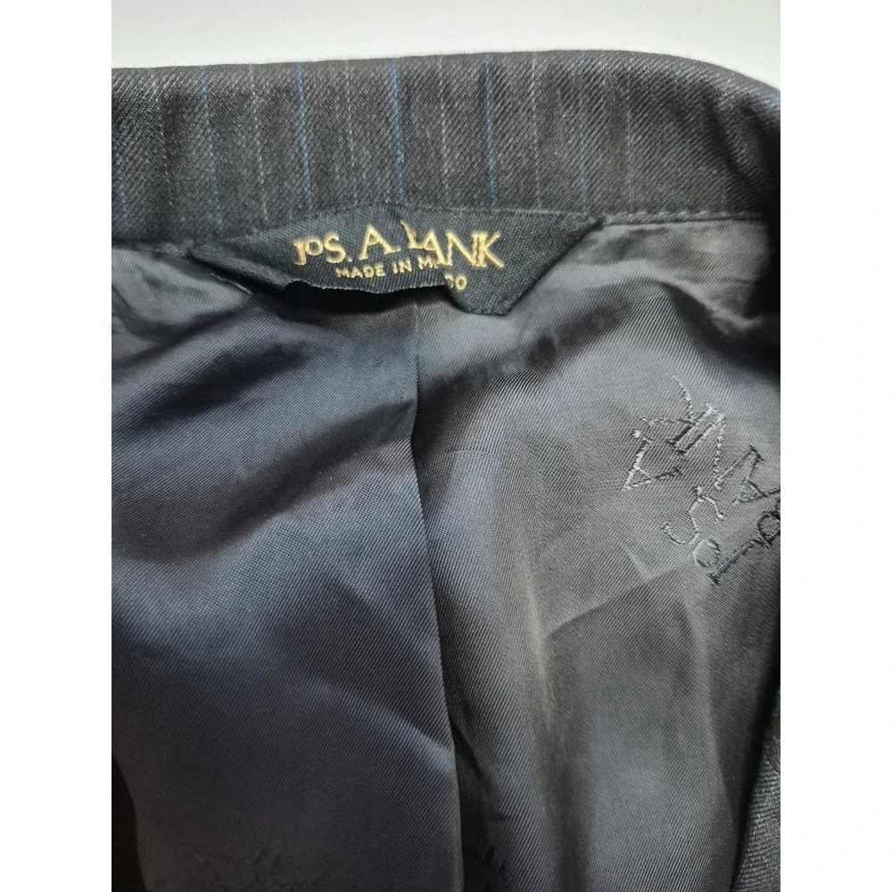 Jos A Bank Mens Wool Sport Coat 44L Charcoal Gray Pinstripe 2 Button Blazer